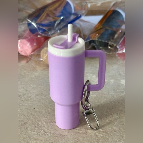 NEW Purple Mini Chapstick Tumbler Keychain - Picture 1 of 3